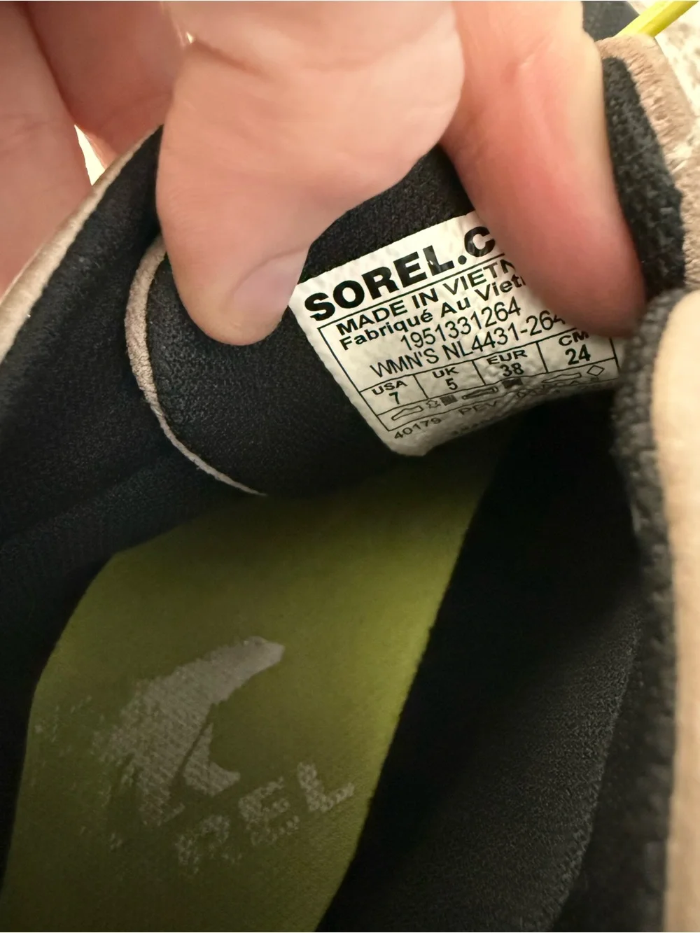Sorel Taupe and Black Leather Waterproof Duck Boots women’s 7